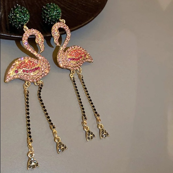 🌟 Rhinestone Long Pink Earrings - Picture 3 of 6